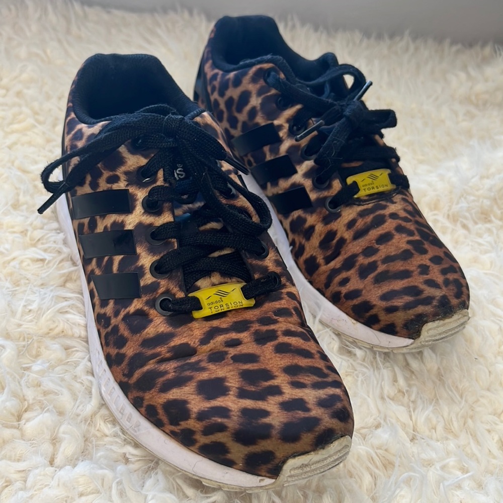 Adidas Torsion leopard print sneakers size 6.5